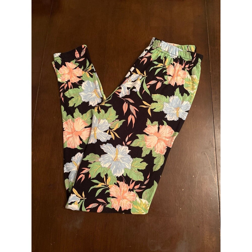 Women’s leggings Black pastel floral spring summer high waisted trending nwot